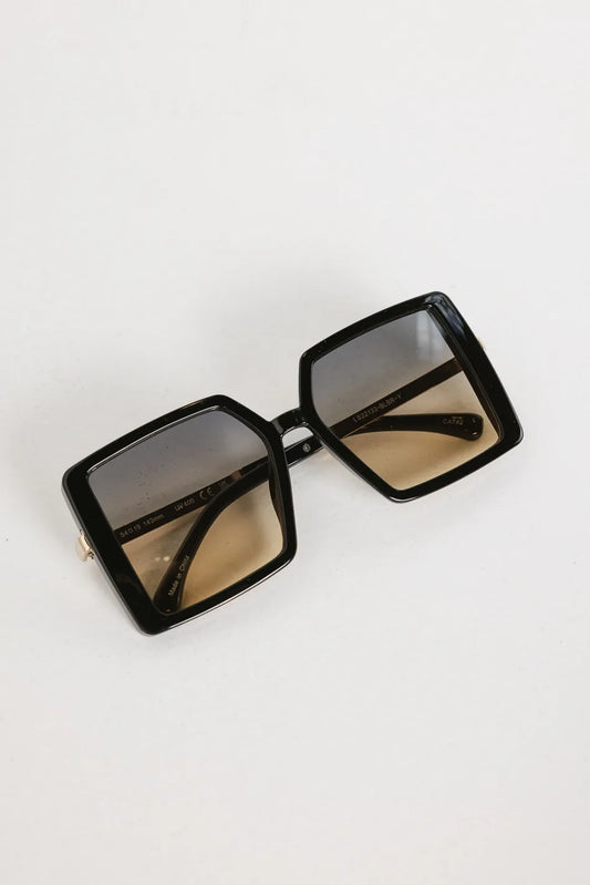 Elara Oversized Sunglasses in Black