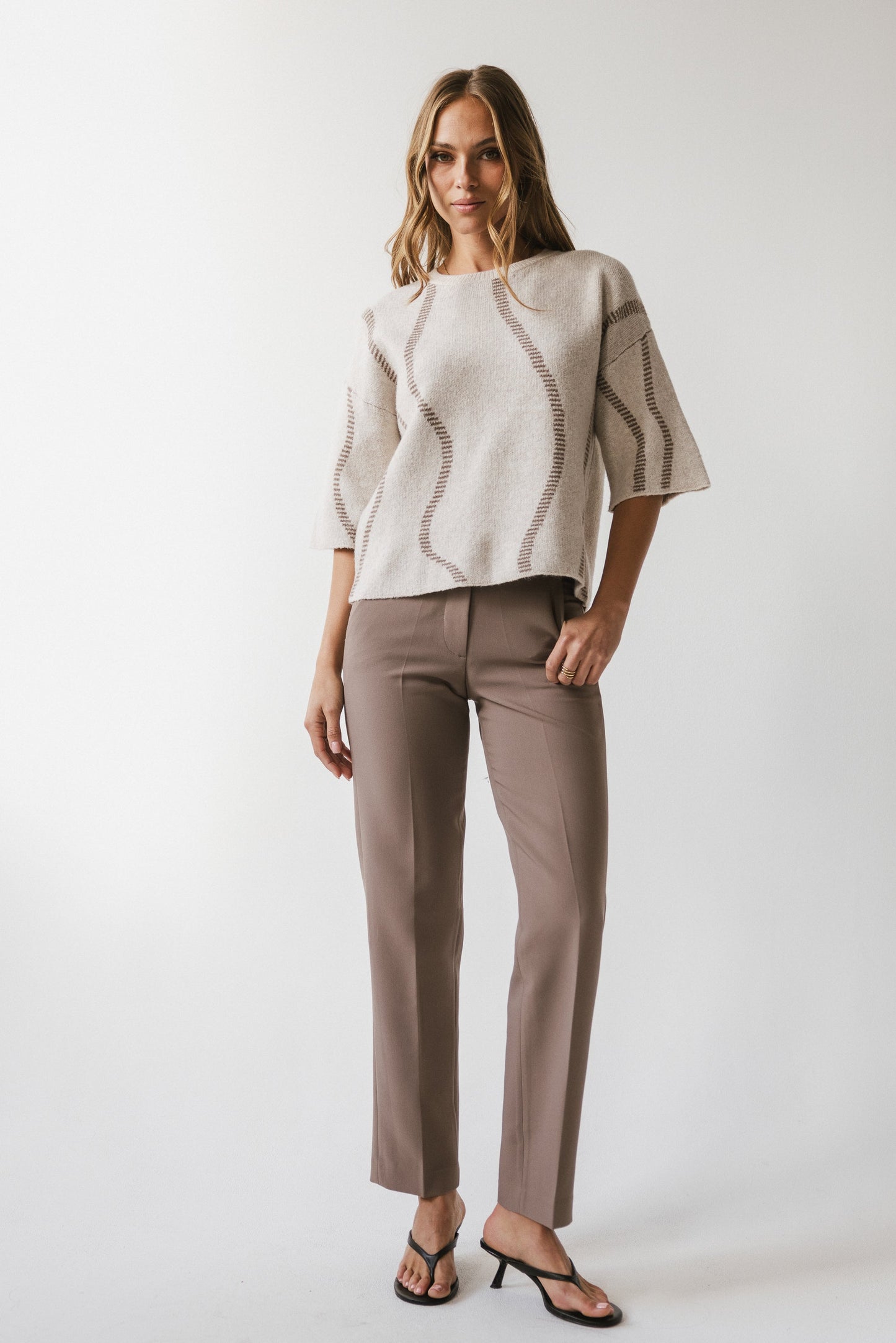 Mitchel Straight Leg Trouser in Taupe