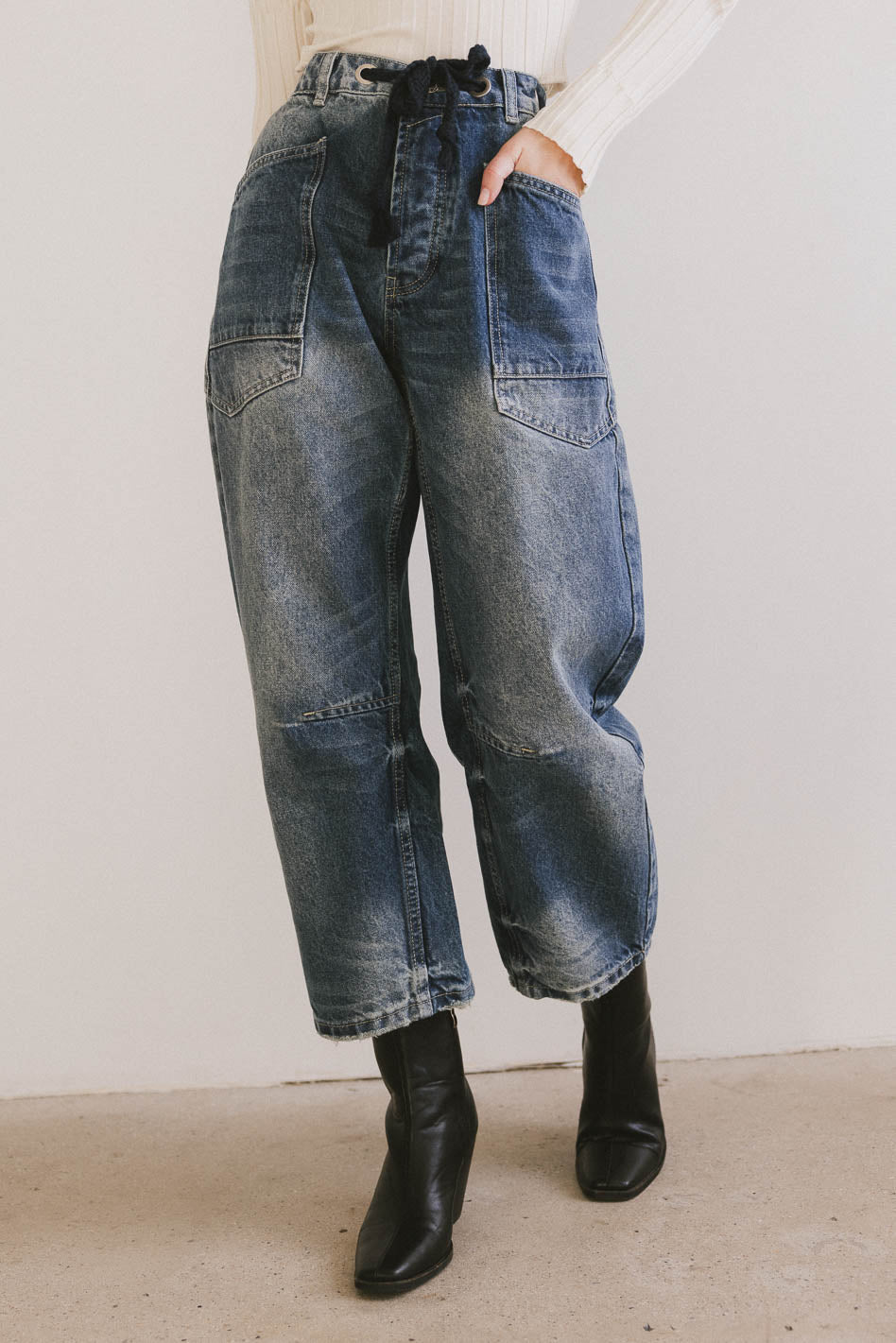 Jocelyn Barrel Jeans in Medium Wash - FINAL SALE