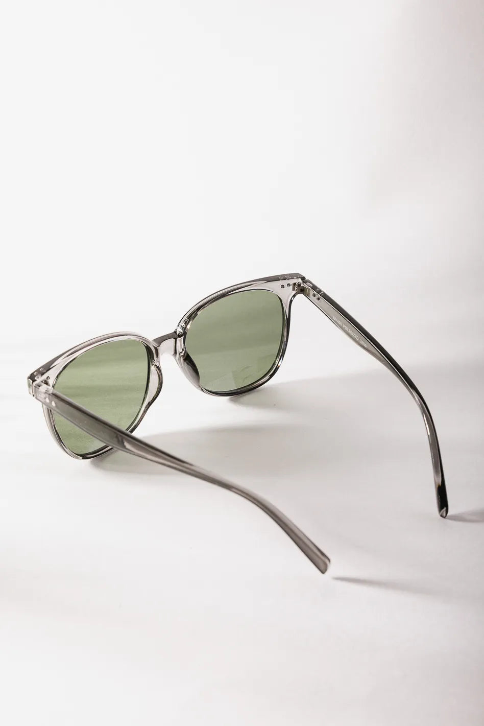 Deon Sunglasses in Grey
