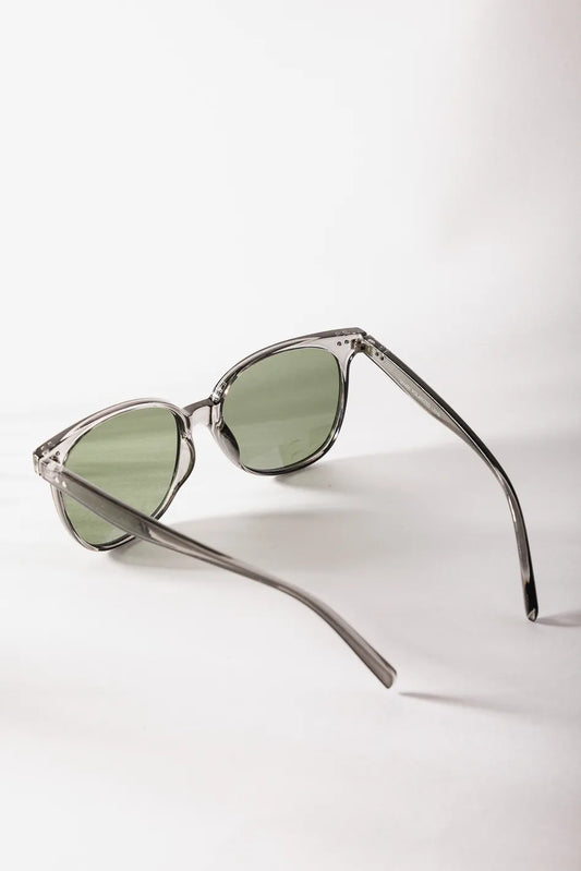 Deon Sunglasses in Grey
