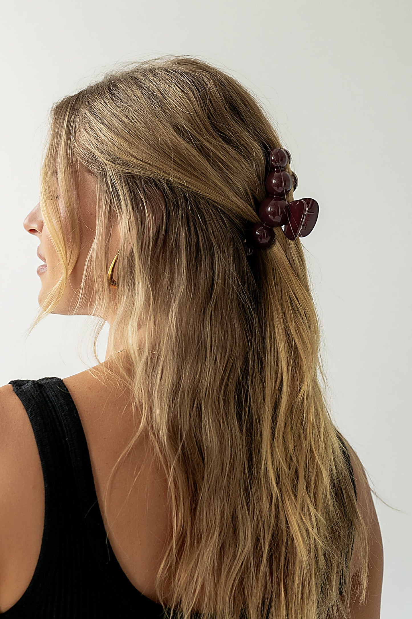 Pearl Claw Clip in Burgundy