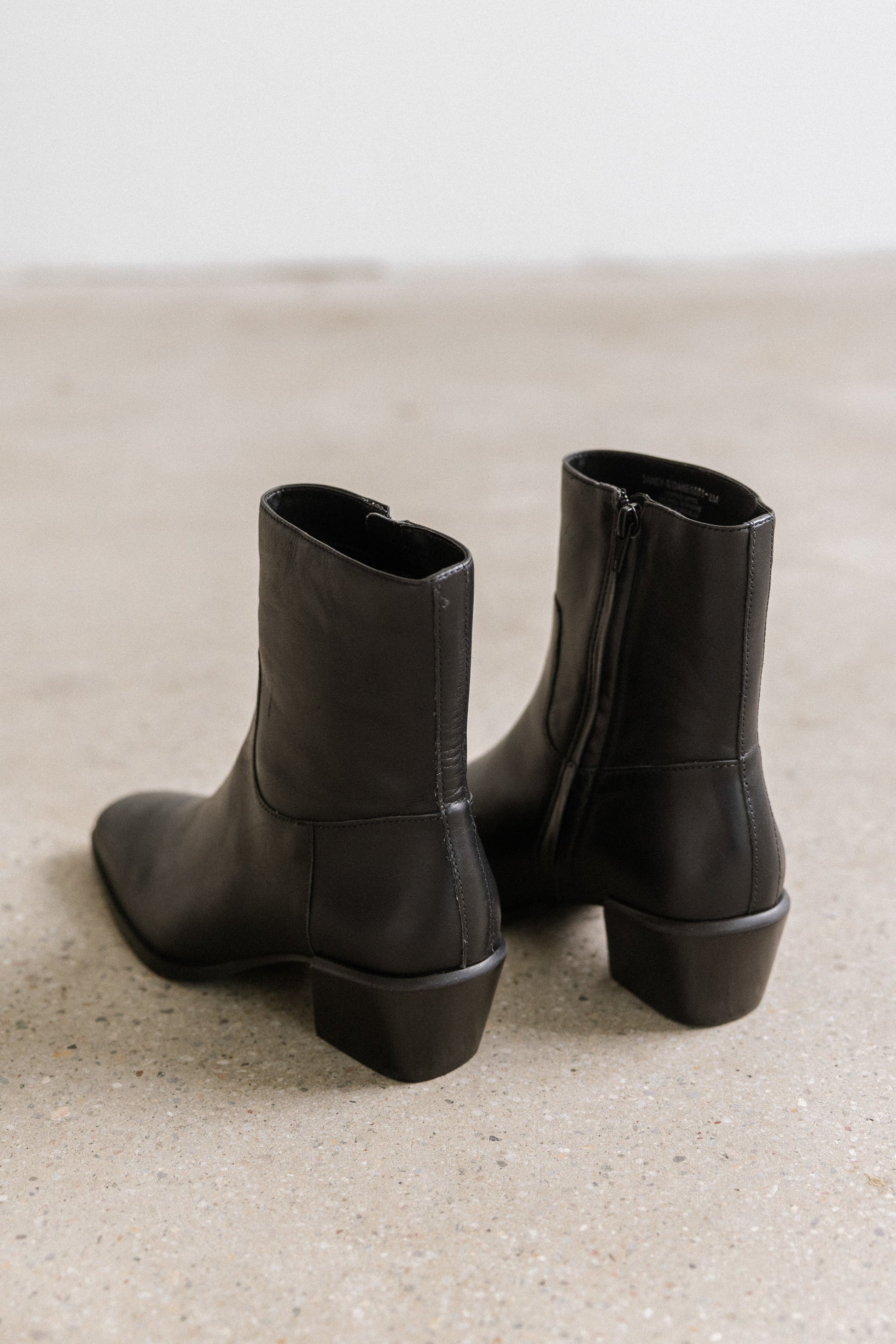 Steve Madden Daney Boots in Black Leather