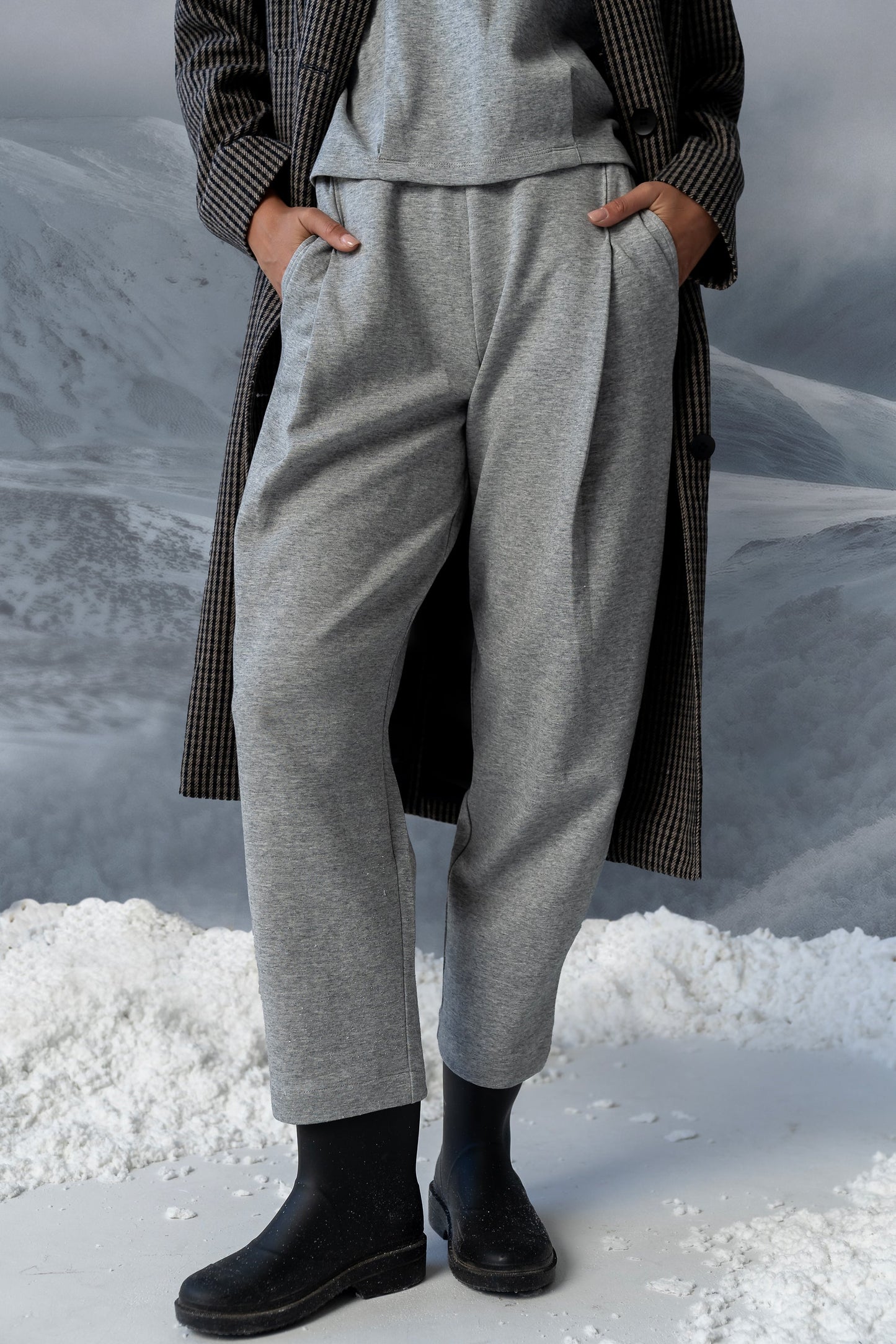 Benji Barrel Sweatpants in Grey