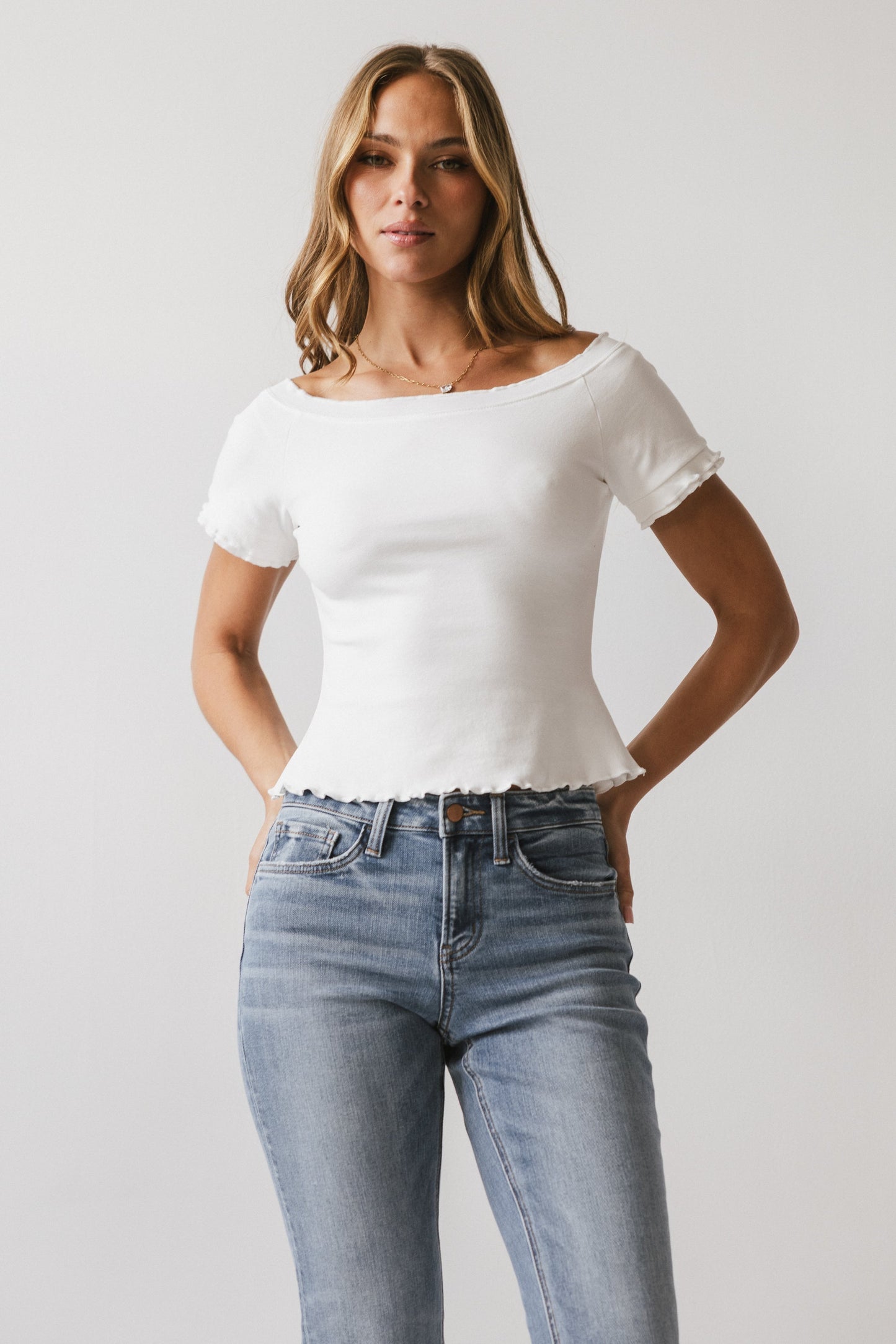 Hannah Lettuce Edge Top in White