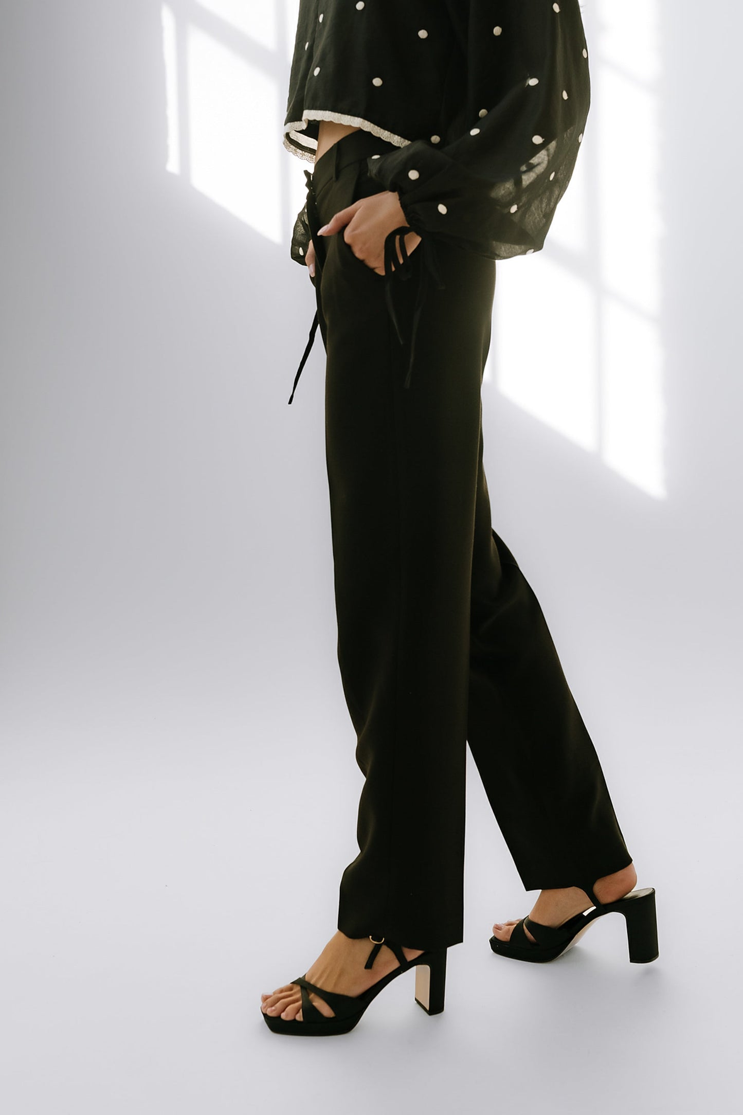 Mitchel Straight Leg Trouser in Black