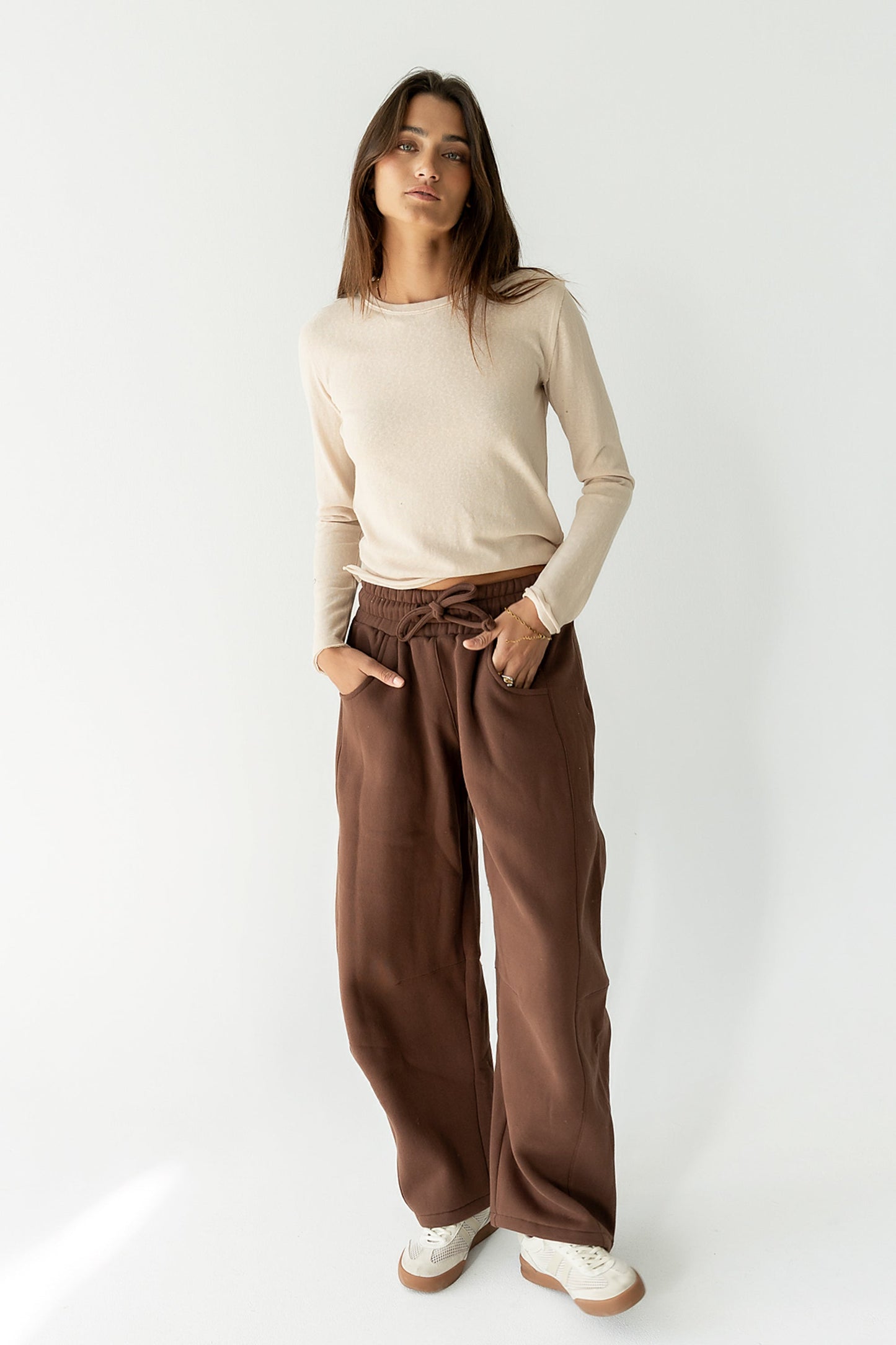 Maribel Barrel Sweatpants in Brown