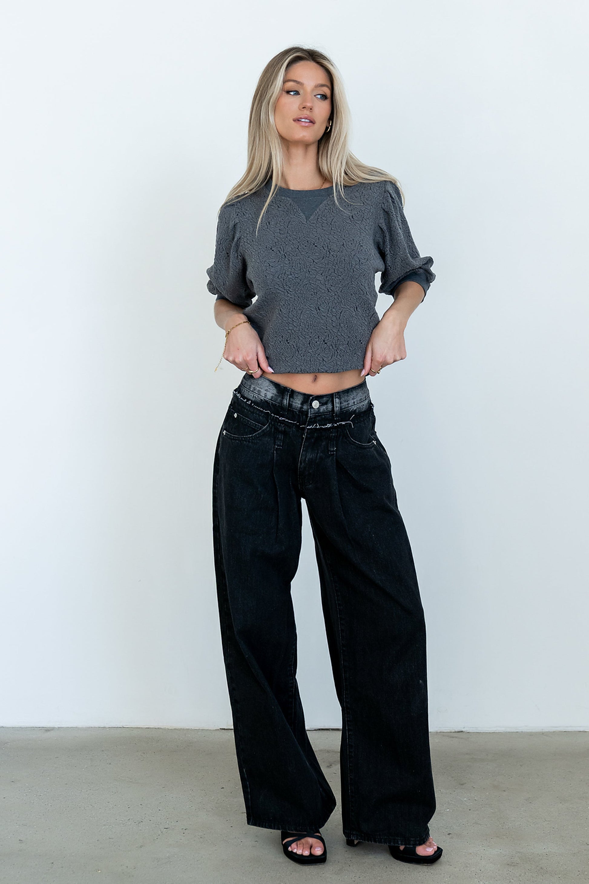 Marrel Textured Top in Charcoal