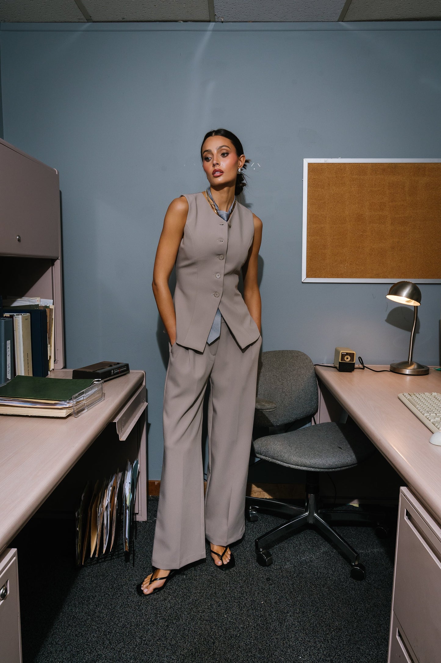 Carrie Pleated Trousers in Regular Taupe