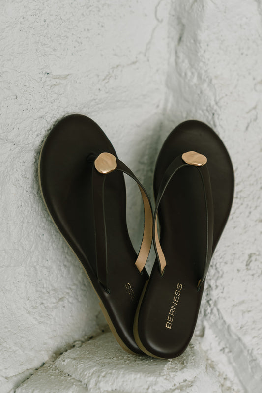 Kellen Thong Sandal in Black