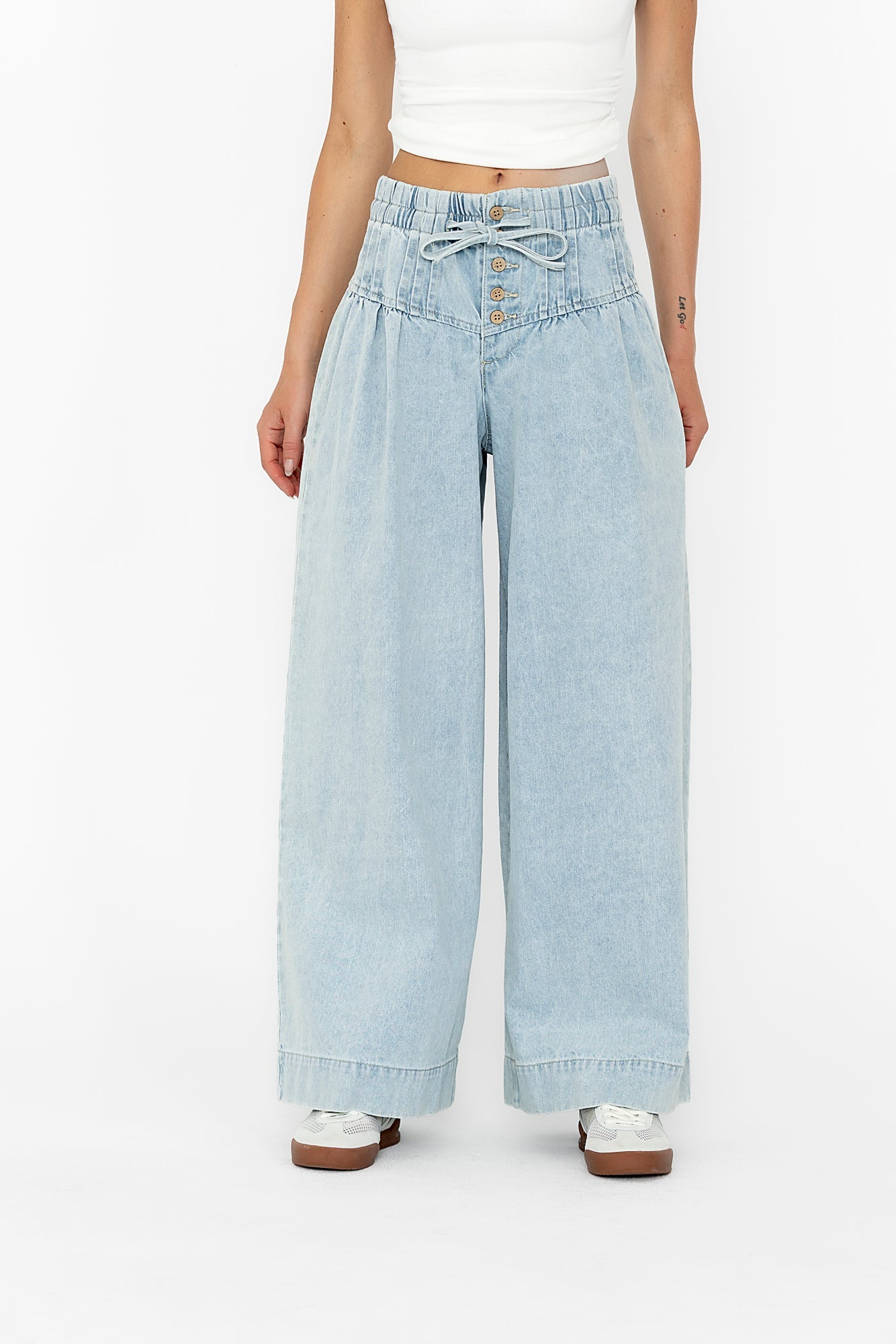 Melanie Wide Leg Pants in Light Wash - FINAL SALE